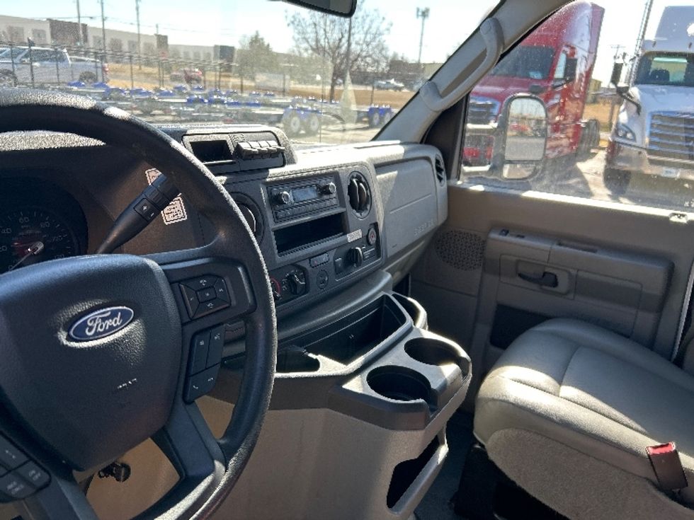 Light Duty Box Truck-Light and Medium Duty Trucks-Ford-2022-E350-Oklahoma City-OK-126,656\n\t\tmiles-$ 26,500 - Image 15