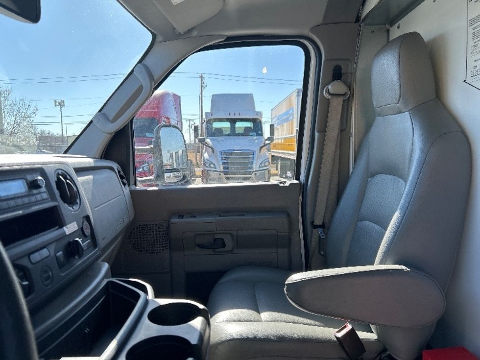 Light Duty Box Truck-Light and Medium Duty Trucks-Ford-2022-E350-Oklahoma City-OK-126,656\n\t\tmiles-$ 26,500 - Image 16
