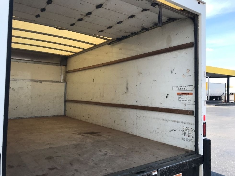 Light Duty Box Truck-Light and Medium Duty Trucks-Ford-2022-E350-Oklahoma City-OK-80,908\n\t\tmiles-$ 34,000 - Image 12