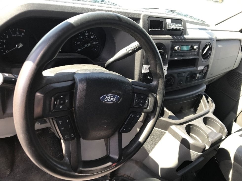 Light Duty Box Truck-Light and Medium Duty Trucks-Ford-2022-E350-Oklahoma City-OK-80,908\n\t\tmiles-$ 34,000 - Image 17