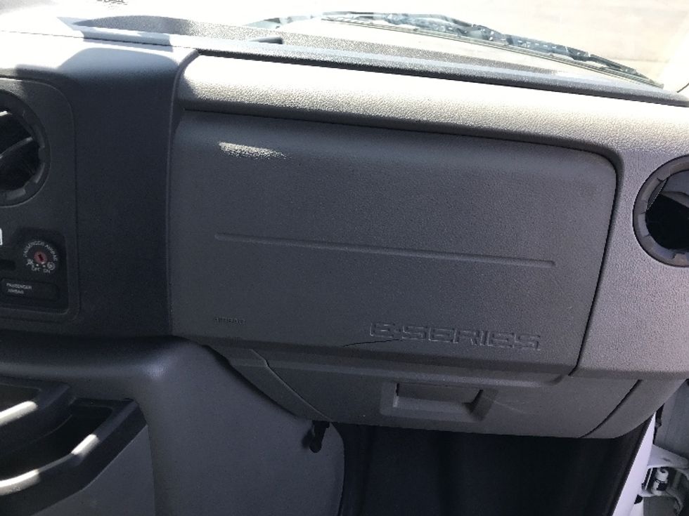 Light Duty Box Truck-Light and Medium Duty Trucks-Ford-2022-E350-Oklahoma City-OK-80,908\n\t\tmiles-$ 34,000 - Image 21