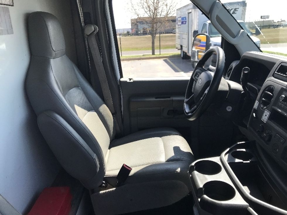 Light Duty Box Truck-Light and Medium Duty Trucks-Ford-2022-E350-Oklahoma City-OK-80,908\n\t\tmiles-$ 34,000 - Image 22