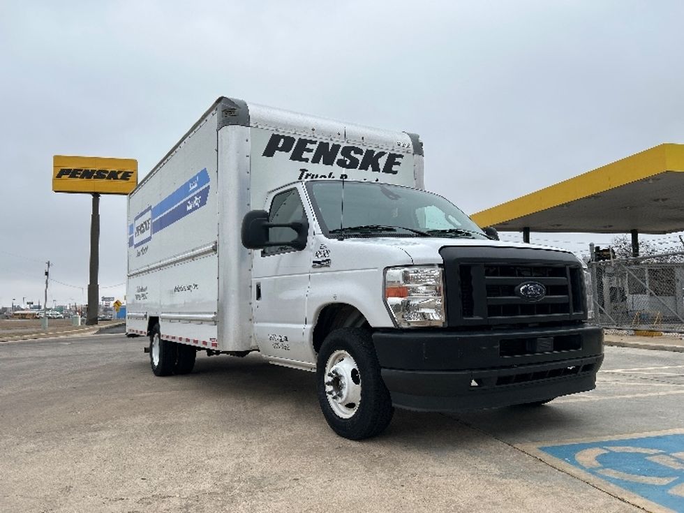 Light Duty Box Truck-Light and Medium Duty Trucks-Ford-2022-E350-Oklahoma City-OK-86,837\n\t\tmiles-$ 35,000 - Image 1