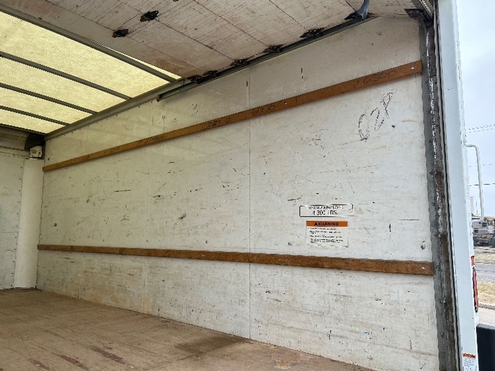 Light Duty Box Truck-Light and Medium Duty Trucks-Ford-2022-E350-Oklahoma City-OK-86,837\n\t\tmiles-$ 35,000 - Image 12