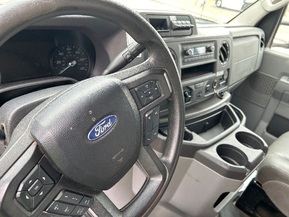 Light Duty Box Truck-Light and Medium Duty Trucks-Ford-2022-E350-Oklahoma City-OK-86,837\n\t\tmiles-$ 35,000 - Image 18