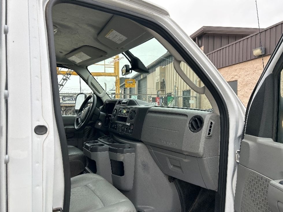 Light Duty Box Truck-Light and Medium Duty Trucks-Ford-2022-E350-Oklahoma City-OK-86,837\n\t\tmiles-$ 35,000 - Image 20