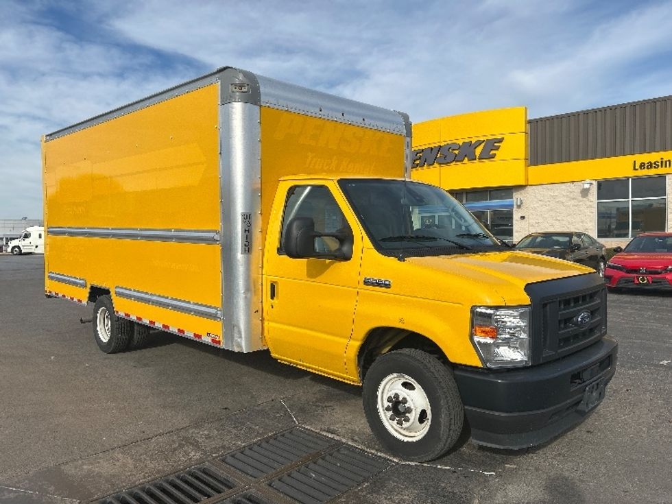 Light Duty Box Truck-Light and Medium Duty Trucks-Ford-2022-E350-Oklahoma City-OK-90,153\n\t\tmiles-$ 28,500 - Image 1