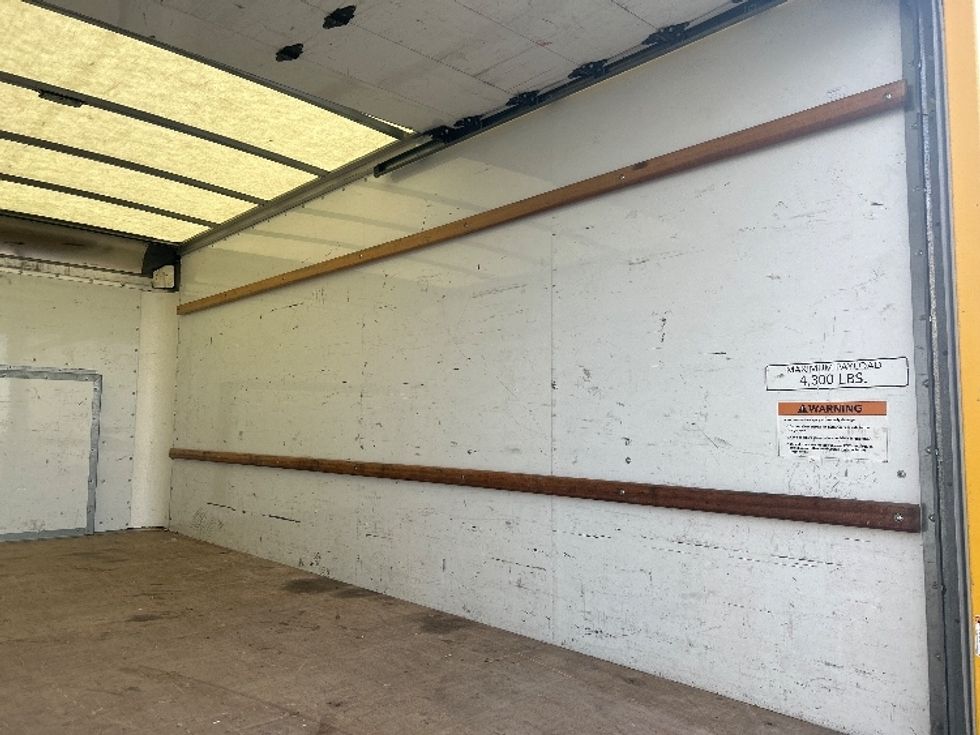 Light Duty Box Truck-Light and Medium Duty Trucks-Ford-2022-E350-Oklahoma City-OK-90,153\n\t\tmiles-$ 28,500 - Image 10