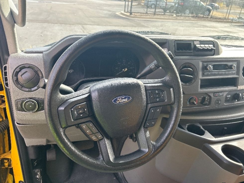 Light Duty Box Truck-Light and Medium Duty Trucks-Ford-2022-E350-Oklahoma City-OK-90,153\n\t\tmiles-$ 28,500 - Image 14
