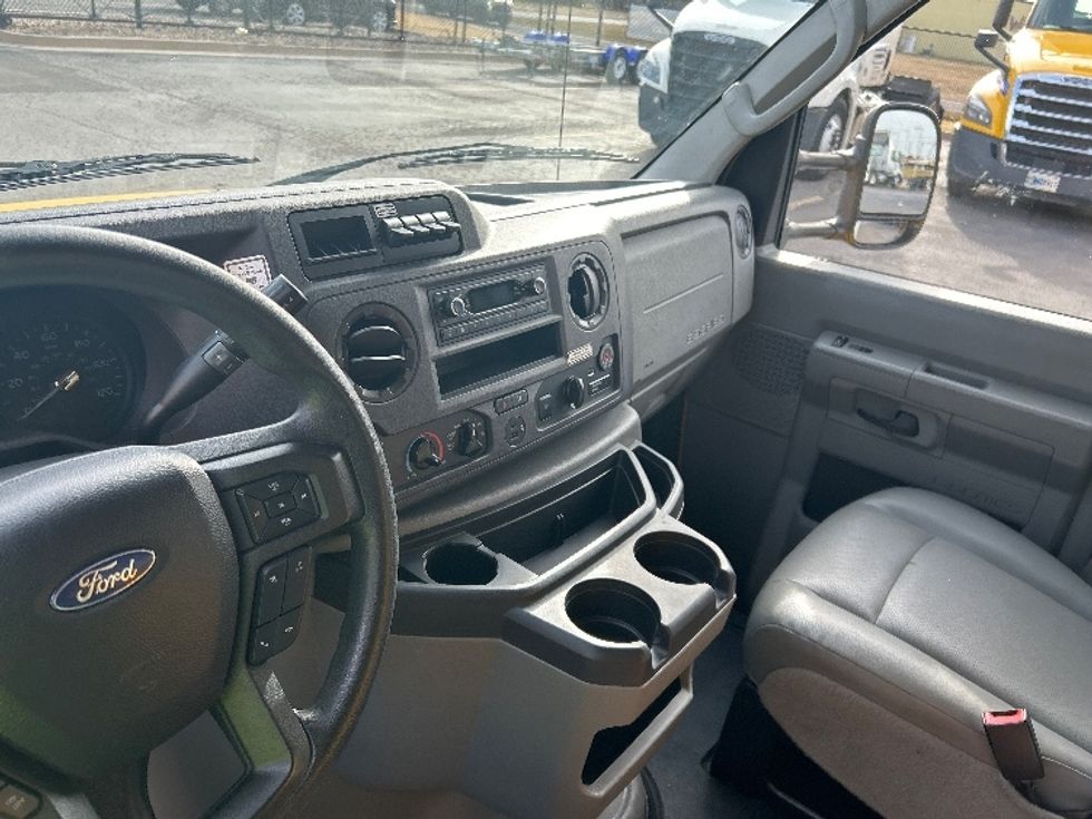 Light Duty Box Truck-Light and Medium Duty Trucks-Ford-2022-E350-Oklahoma City-OK-90,153\n\t\tmiles-$ 28,500 - Image 15