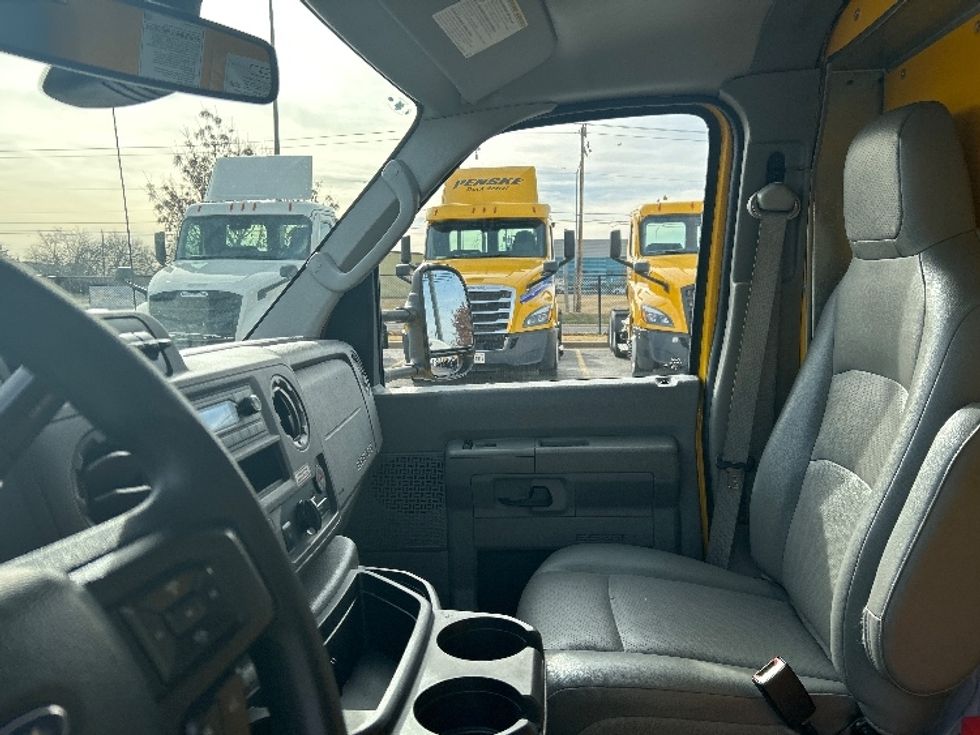 Light Duty Box Truck-Light and Medium Duty Trucks-Ford-2022-E350-Oklahoma City-OK-90,153\n\t\tmiles-$ 28,500 - Image 16