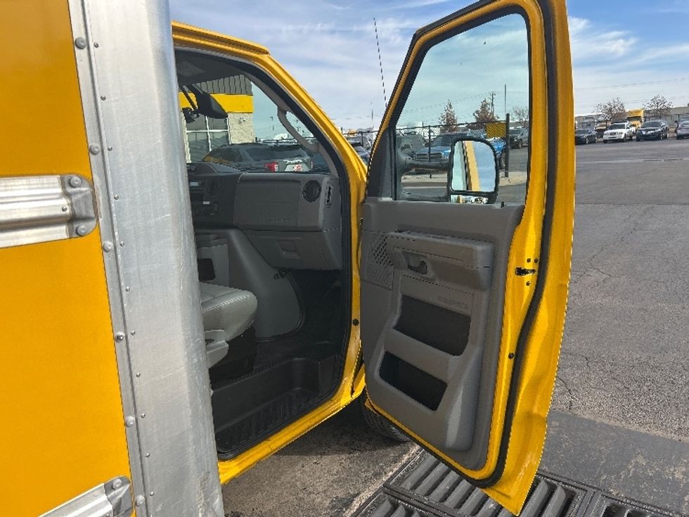Light Duty Box Truck-Light and Medium Duty Trucks-Ford-2022-E350-Oklahoma City-OK-90,153\n\t\tmiles-$ 28,500 - Image 17