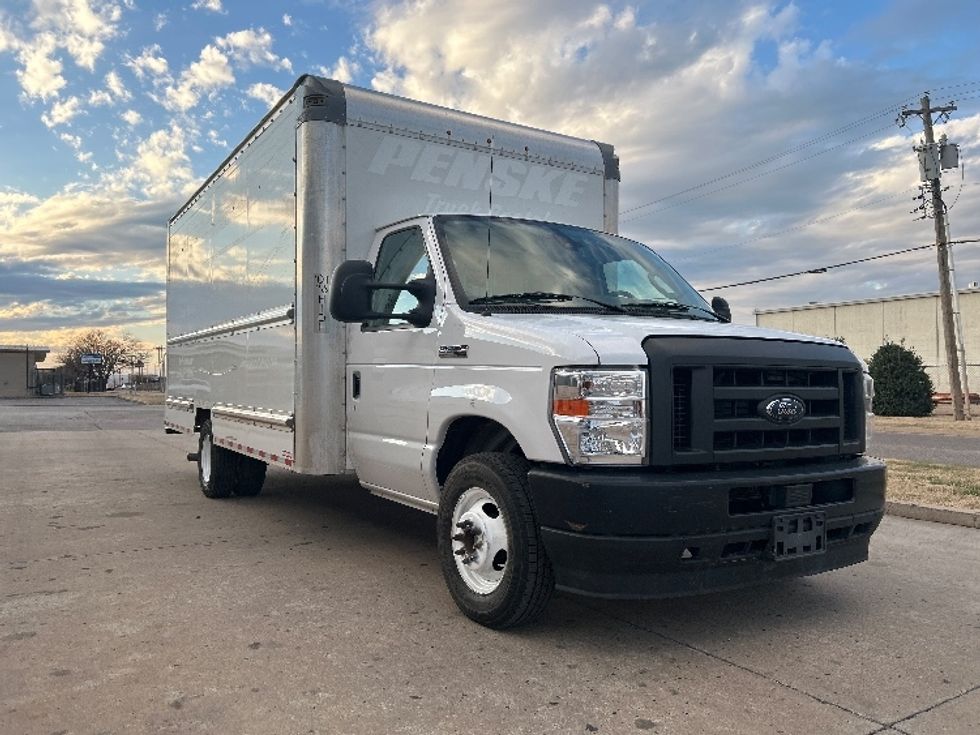 Light Duty Box Truck-Light and Medium Duty Trucks-Ford-2022-E350-Oklahoma City-OK-93,307\n\t\tmiles-$ 31,500 - Image 1
