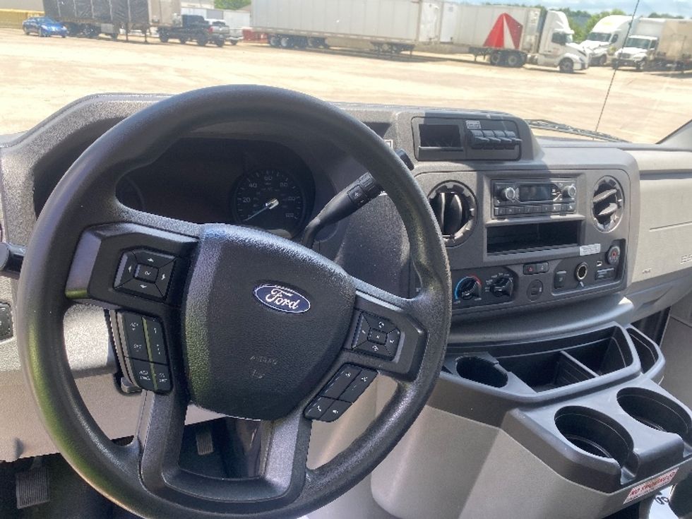 Light Duty Box Truck-Light and Medium Duty Trucks-Ford-2022-E350-Oklahoma City-OK-93,307\n\t\tmiles-$ 31,500 - Image 17