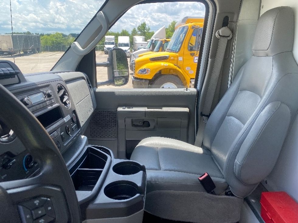 Light Duty Box Truck-Light and Medium Duty Trucks-Ford-2022-E350-Oklahoma City-OK-93,307\n\t\tmiles-$ 31,500 - Image 18