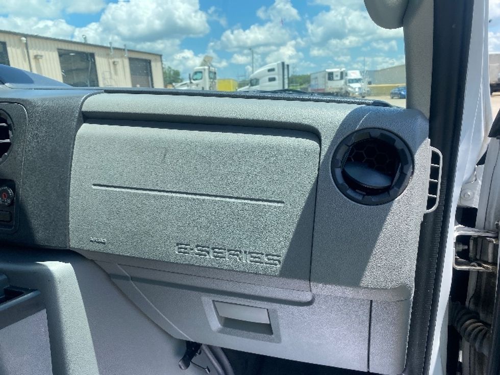 Light Duty Box Truck-Light and Medium Duty Trucks-Ford-2022-E350-Oklahoma City-OK-93,307\n\t\tmiles-$ 31,500 - Image 20