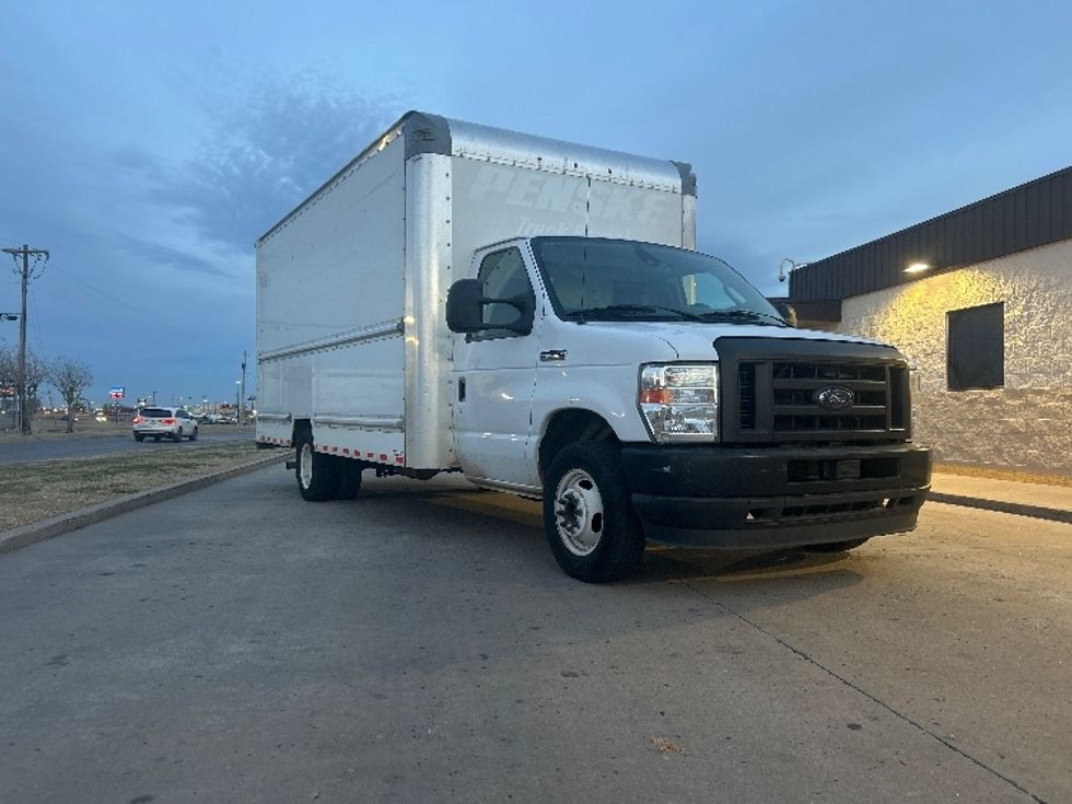 Light Duty Box Truck-Light and Medium Duty Trucks-Ford-2022-E350-Oklahoma City-OK-94,206\n\t\tmiles-$ 31,500 - Image 1
