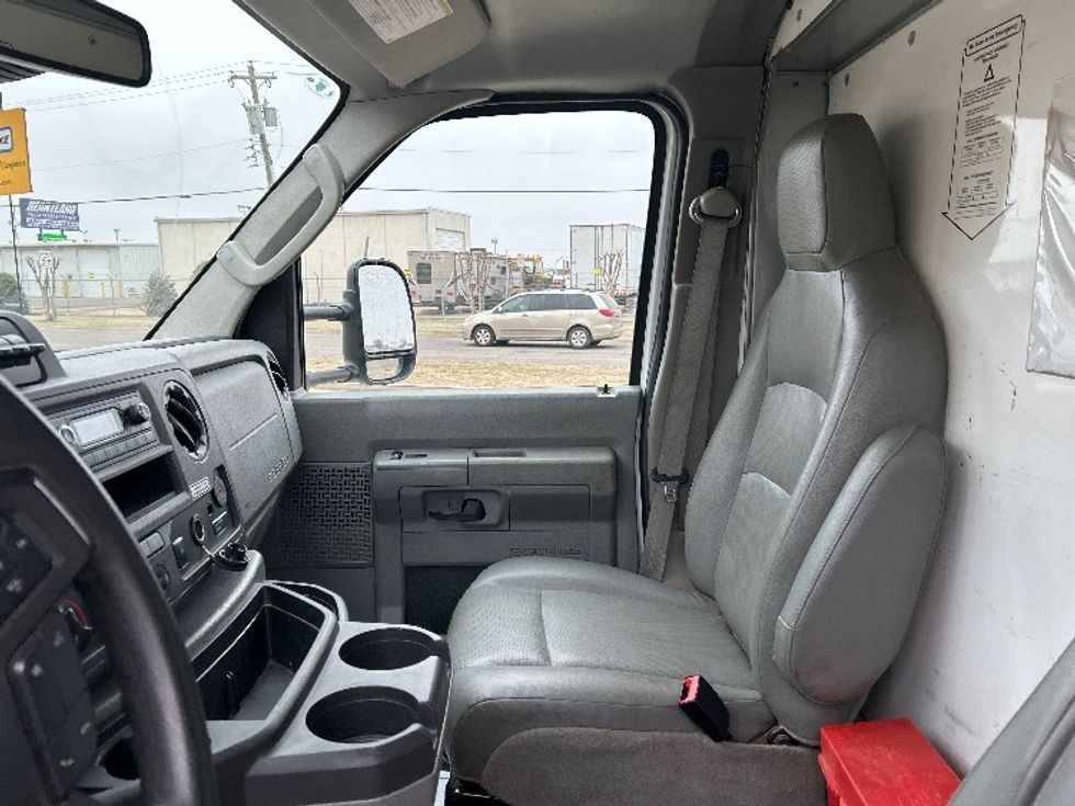 Light Duty Box Truck-Light and Medium Duty Trucks-Ford-2022-E350-Oklahoma City-OK-94,206\n\t\tmiles-$ 31,500 - Image 19