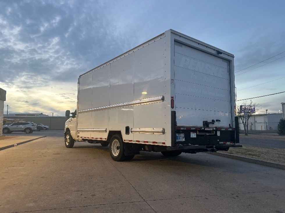 Light Duty Box Truck-Light and Medium Duty Trucks-Ford-2022-E350-Oklahoma City-OK-94,206\n\t\tmiles-$ 31,500 - Image 6