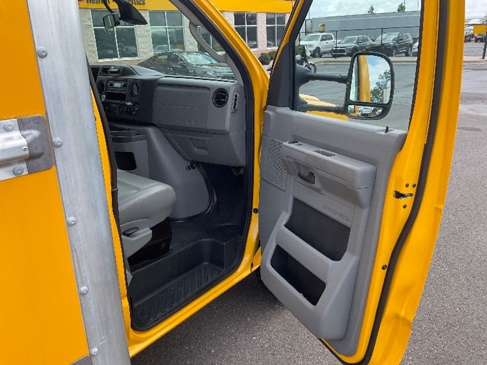 Light Duty Box Truck-Light and Medium Duty Trucks-Ford-2022-E350-Oklahoma City-OK-95,058\n\t\tmiles-$ 28,500 - Image 17