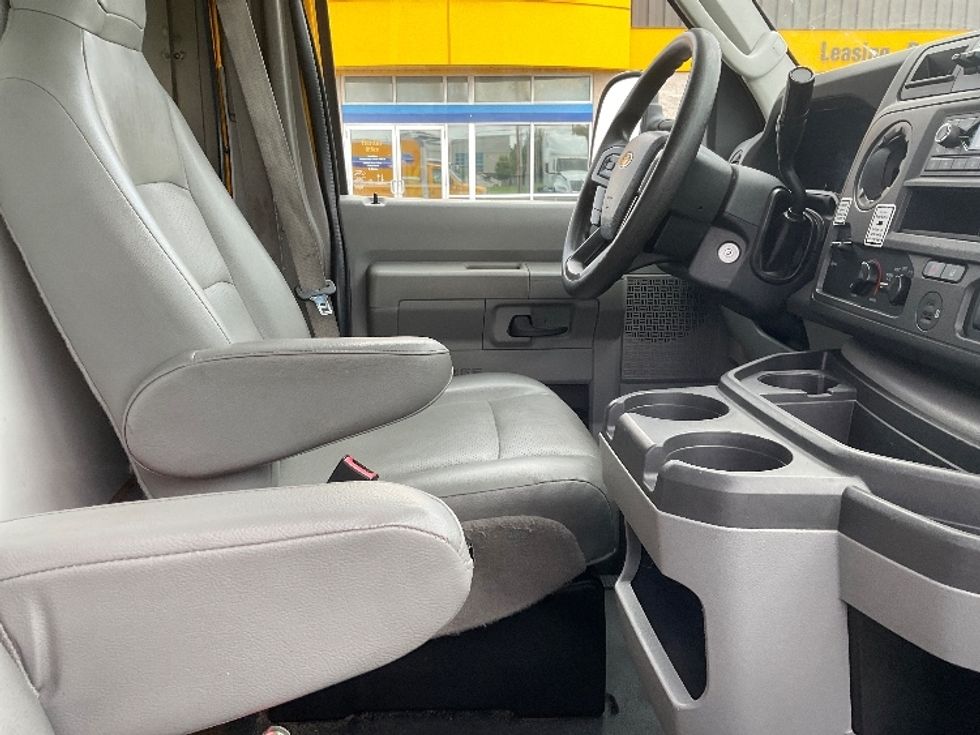 Light Duty Box Truck-Light and Medium Duty Trucks-Ford-2022-E350-Oklahoma City-OK-95,058\n\t\tmiles-$ 28,500 - Image 19