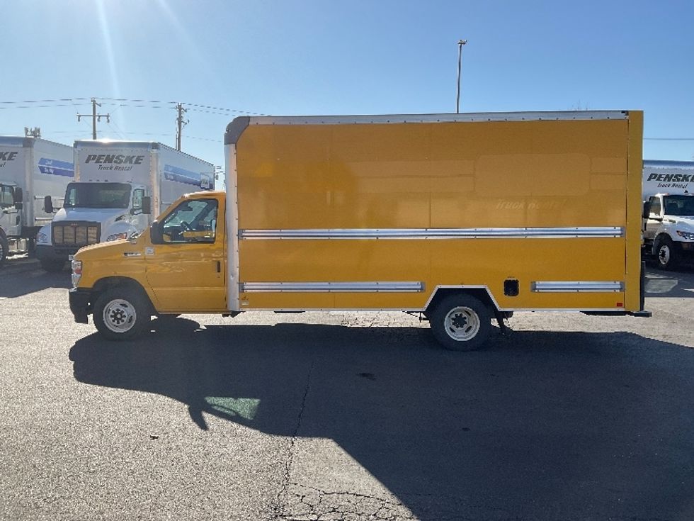 Light Duty Box Truck-Light and Medium Duty Trucks-Ford-2022-E350-Oklahoma City-OK-95,058\n\t\tmiles-$ 28,500 - Image 4