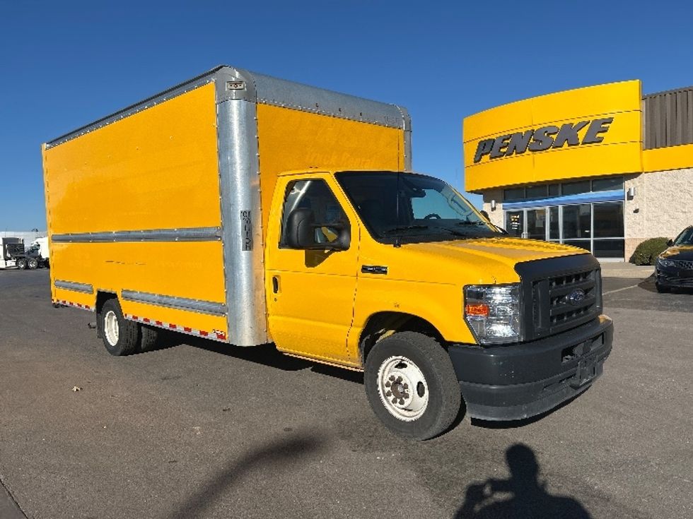 Light Duty Box Truck-Light and Medium Duty Trucks-Ford-2022-E350-Oklahoma City-OK-99,067\n\t\tmiles-$ 28,000 - Image 1
