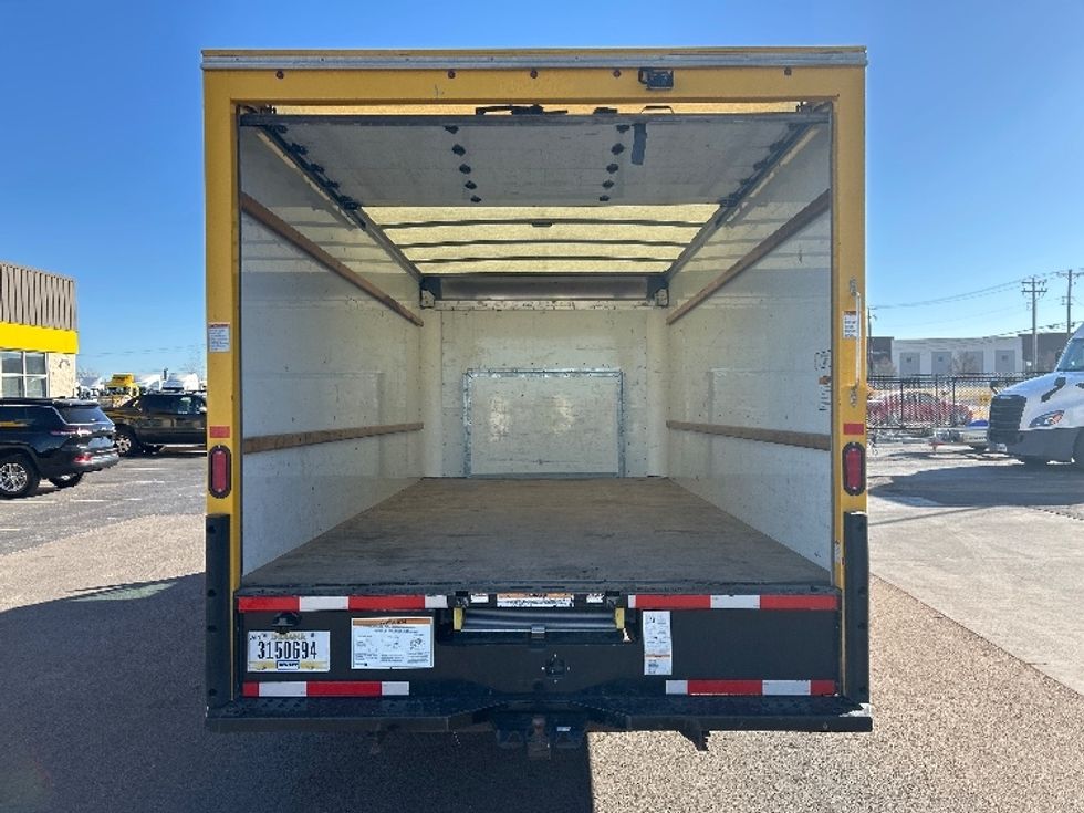 Light Duty Box Truck-Light and Medium Duty Trucks-Ford-2022-E350-Oklahoma City-OK-99,067\n\t\tmiles-$ 28,000 - Image 7