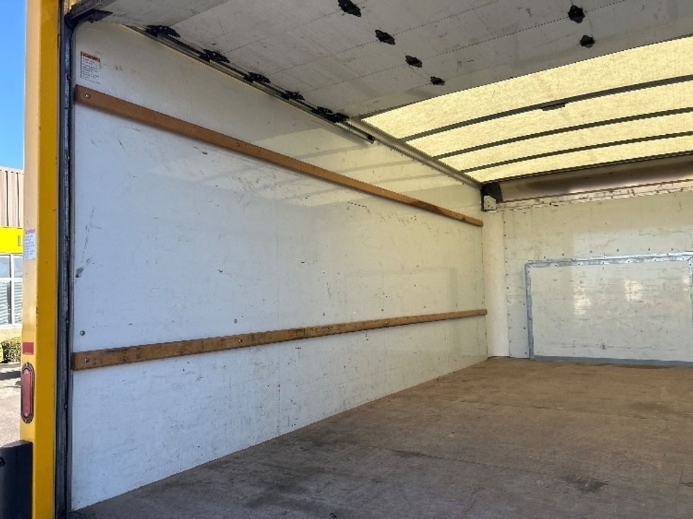 Light Duty Box Truck-Light and Medium Duty Trucks-Ford-2022-E350-Oklahoma City-OK-99,067\n\t\tmiles-$ 28,000 - Image 9