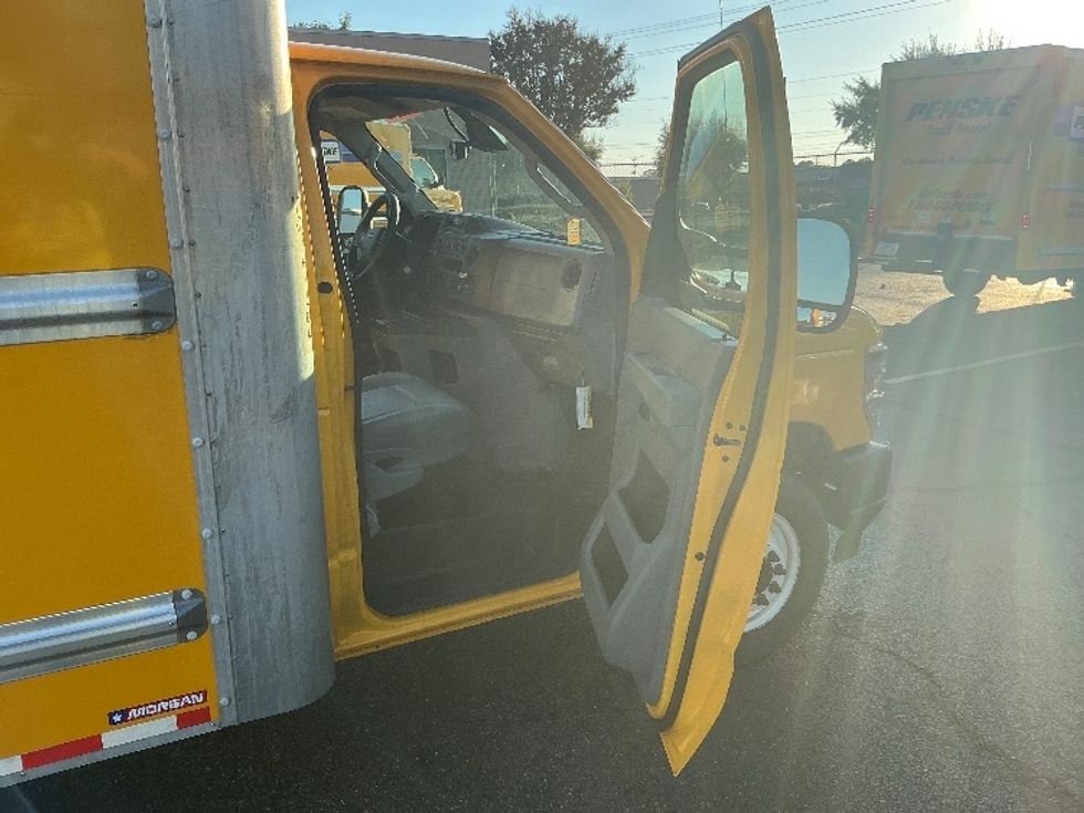 Light Duty Box Truck-Light and Medium Duty Trucks-Ford-2022-E350-Olive Branch-MS-110,145\n\t\tmiles-$ 27,000 - Image 20