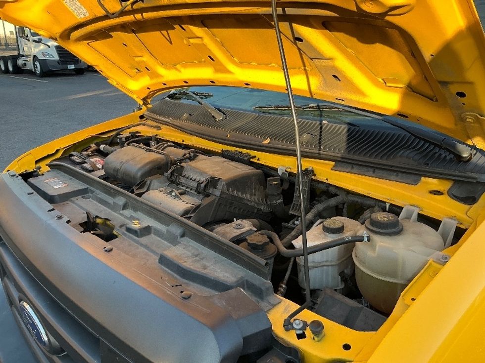 Light Duty Box Truck-Light and Medium Duty Trucks-Ford-2022-E350-Olive Branch-MS-110,145\n\t\tmiles-$ 27,000 - Image 24