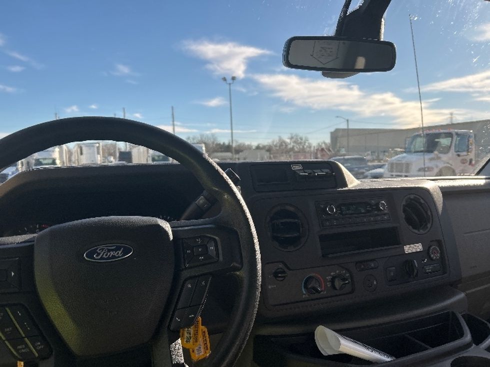 Light Duty Box Truck-Light and Medium Duty Trucks-Ford-2022-E350-Omaha-NE-109,428\n\t\tmiles-$ 29,000 - Image 18