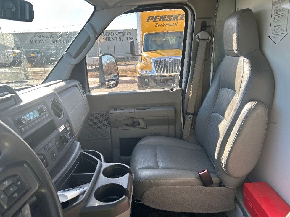 Light Duty Box Truck-Light and Medium Duty Trucks-Ford-2022-E350-Omaha-NE-109,428\n\t\tmiles-$ 29,000 - Image 19