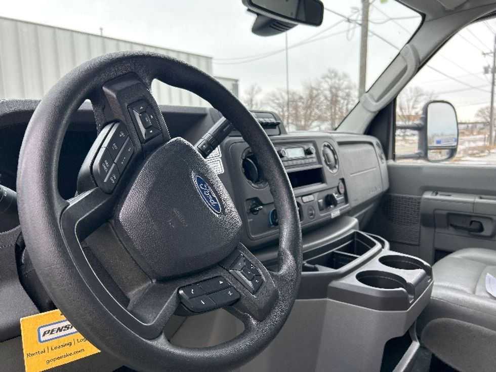 Light Duty Box Truck-Light and Medium Duty Trucks-Ford-2022-E350-Omaha-NE-72,850\n\t\tmiles-$ 36,500 - Image 18