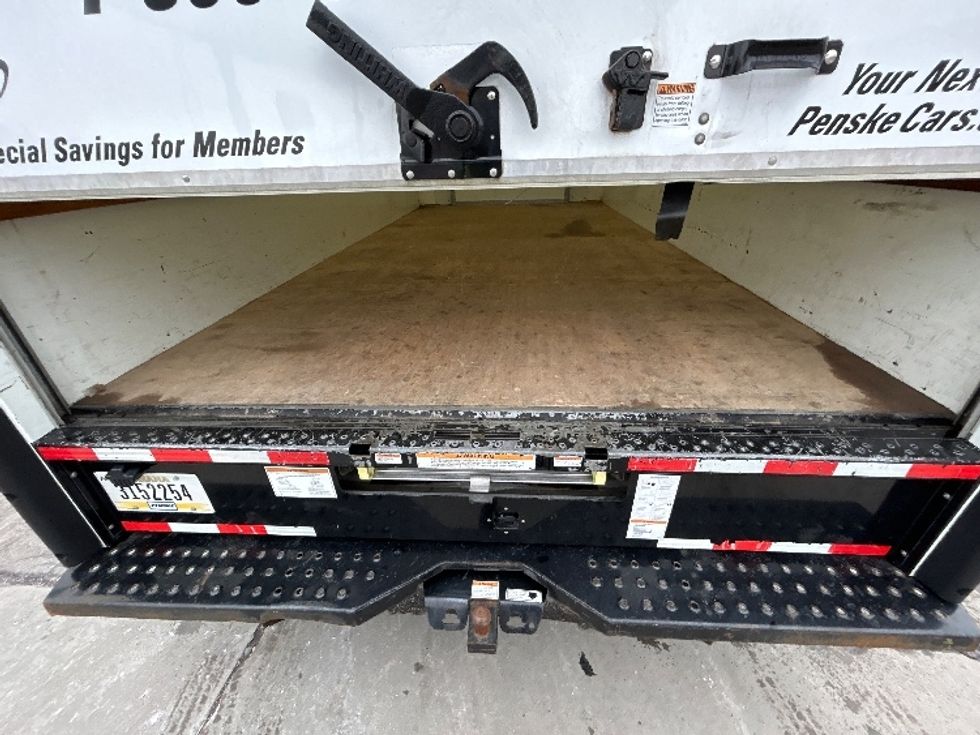 Light Duty Box Truck-Light and Medium Duty Trucks-Ford-2022-E350-Omaha-NE-87,827\n\t\tmiles-$ 34,500 - Image 9