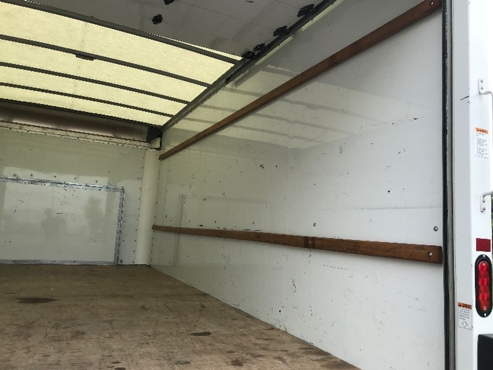 Light Duty Box Truck-Light and Medium Duty Trucks-Ford-2022-E350-Omaha-NE-90,570\n\t\tmiles-$ 31,750 - Image 12