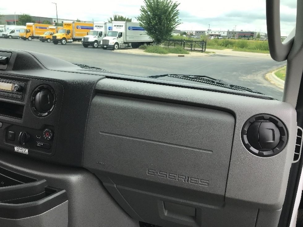 Light Duty Box Truck-Light and Medium Duty Trucks-Ford-2022-E350-Omaha-NE-90,570\n\t\tmiles-$ 31,750 - Image 21