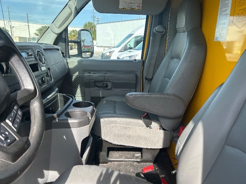 Light Duty Box Truck-Light and Medium Duty Trucks-Ford-2022-E350-Orlando-FL-94,316\n\t\tmiles-$ 29,750 - Image 19
