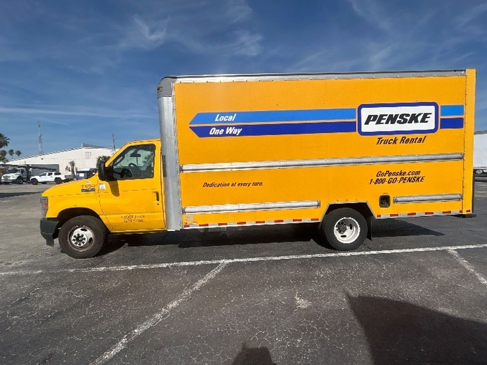 Light Duty Box Truck-Light and Medium Duty Trucks-Ford-2022-E350-Orlando-FL-94,316\n\t\tmiles-$ 29,750 - Image 4