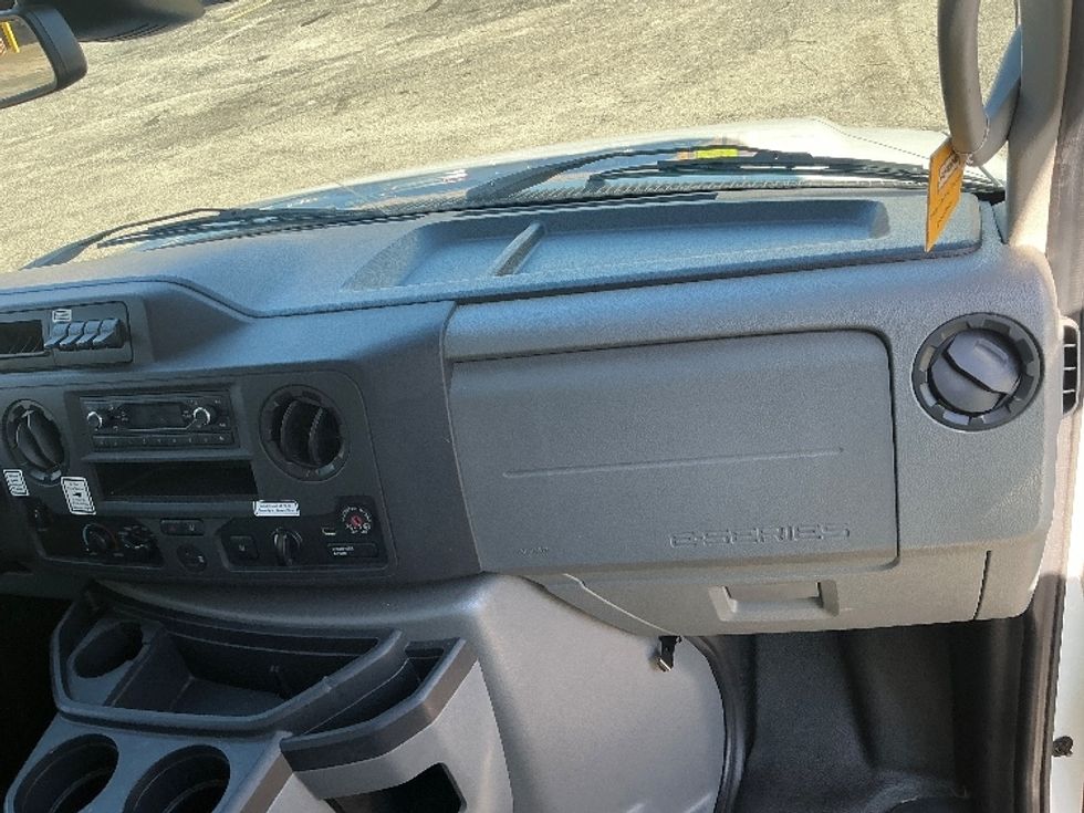 Light Duty Box Truck-Light and Medium Duty Trucks-Ford-2022-E350-Orlando-FL-98,790\n\t\tmiles-$ 32,500 - Image 21