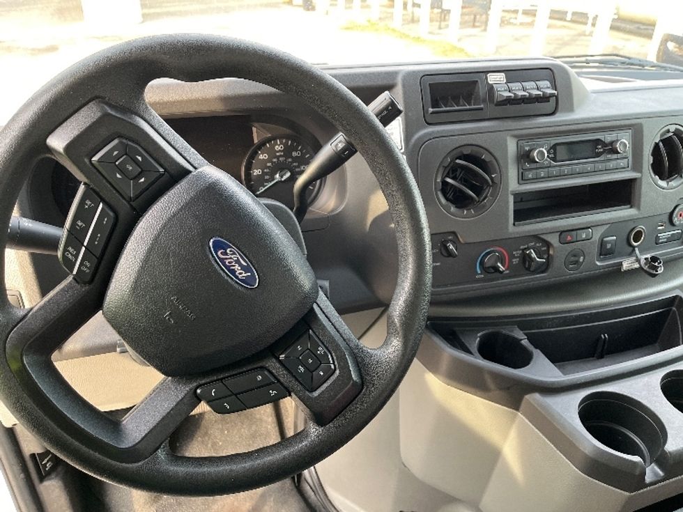 Light Duty Box Truck-Light and Medium Duty Trucks-Ford-2022-E350-Panama City-FL-101,715\n\t\tmiles-$ 32,000 - Image 18