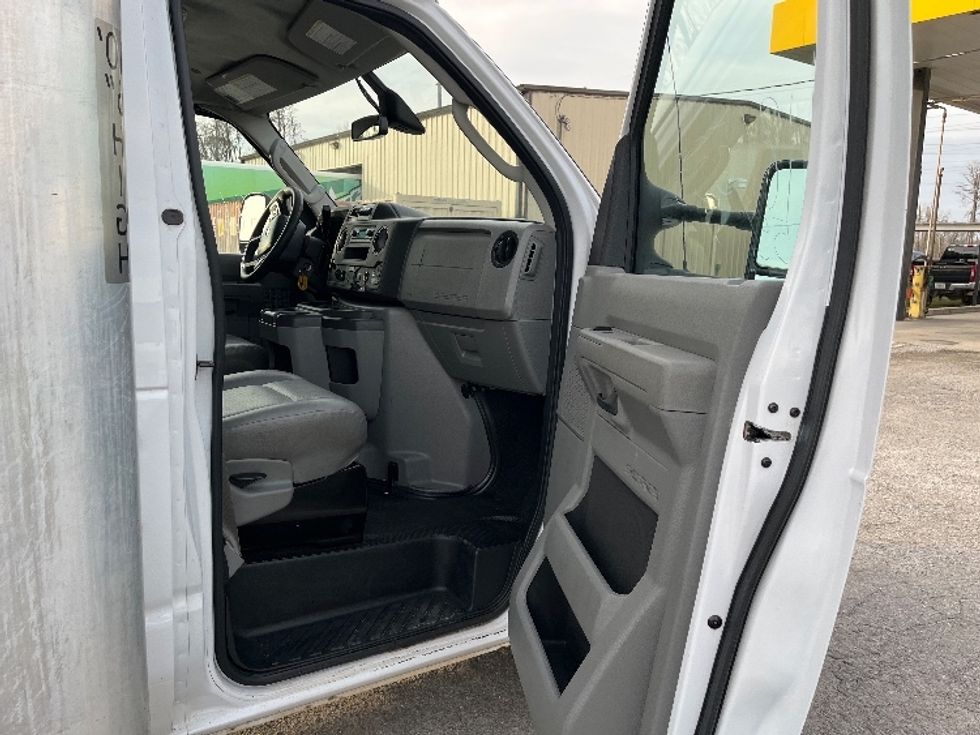 Light Duty Box Truck-Light and Medium Duty Trucks-Ford-2022-E350-Panama City-FL-101,715\n\t\tmiles-$ 32,000 - Image 20