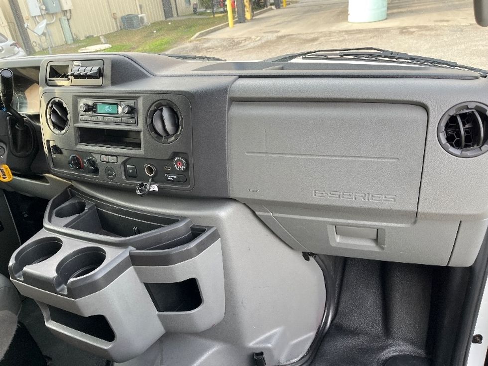 Light Duty Box Truck-Light and Medium Duty Trucks-Ford-2022-E350-Panama City-FL-101,715\n\t\tmiles-$ 32,000 - Image 22