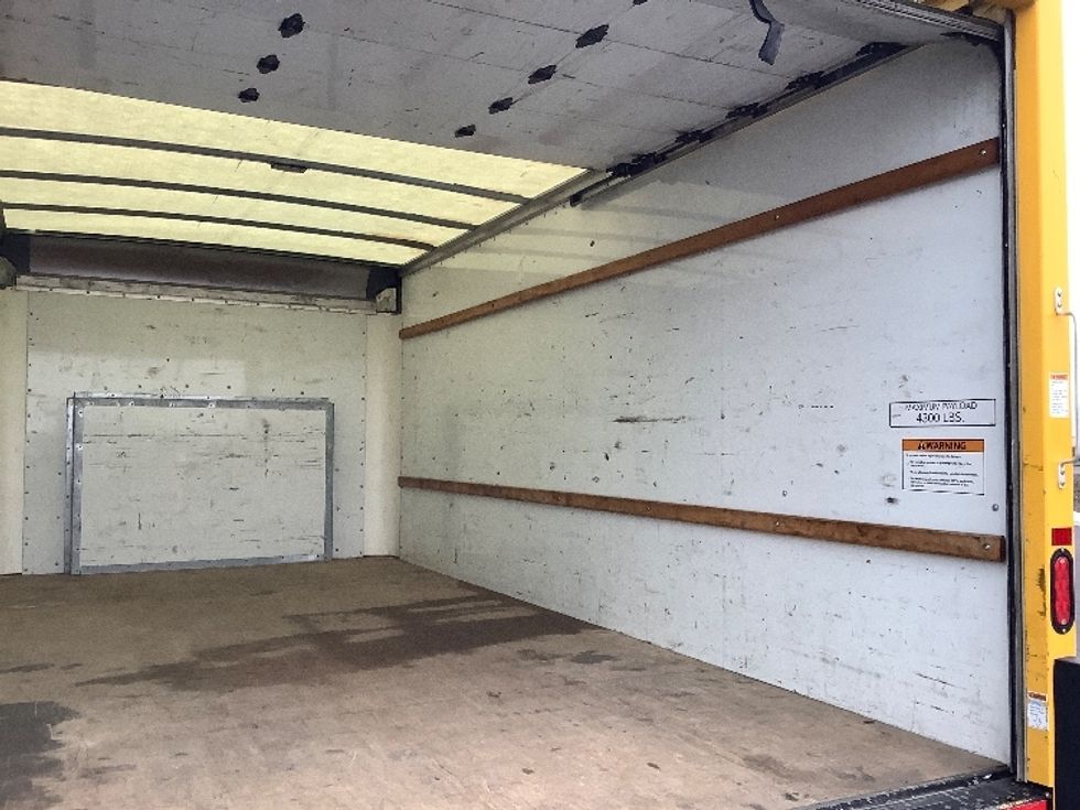 Light Duty Box Truck-Light and Medium Duty Trucks-Ford-2022-E350-Pasco-WA-87,063\n\t\tmiles-$ 30,750 - Image 12