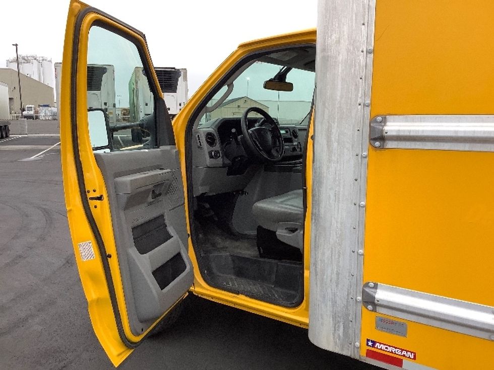 Light Duty Box Truck-Light and Medium Duty Trucks-Ford-2022-E350-Pasco-WA-87,063\n\t\tmiles-$ 30,750 - Image 16