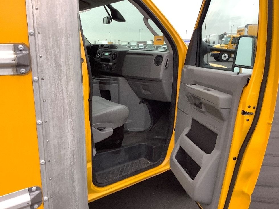 Light Duty Box Truck-Light and Medium Duty Trucks-Ford-2022-E350-Pasco-WA-87,063\n\t\tmiles-$ 30,750 - Image 20