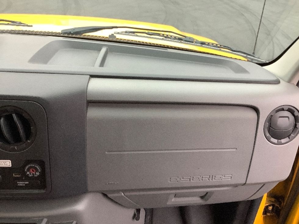 Light Duty Box Truck-Light and Medium Duty Trucks-Ford-2022-E350-Pasco-WA-87,063\n\t\tmiles-$ 30,750 - Image 21