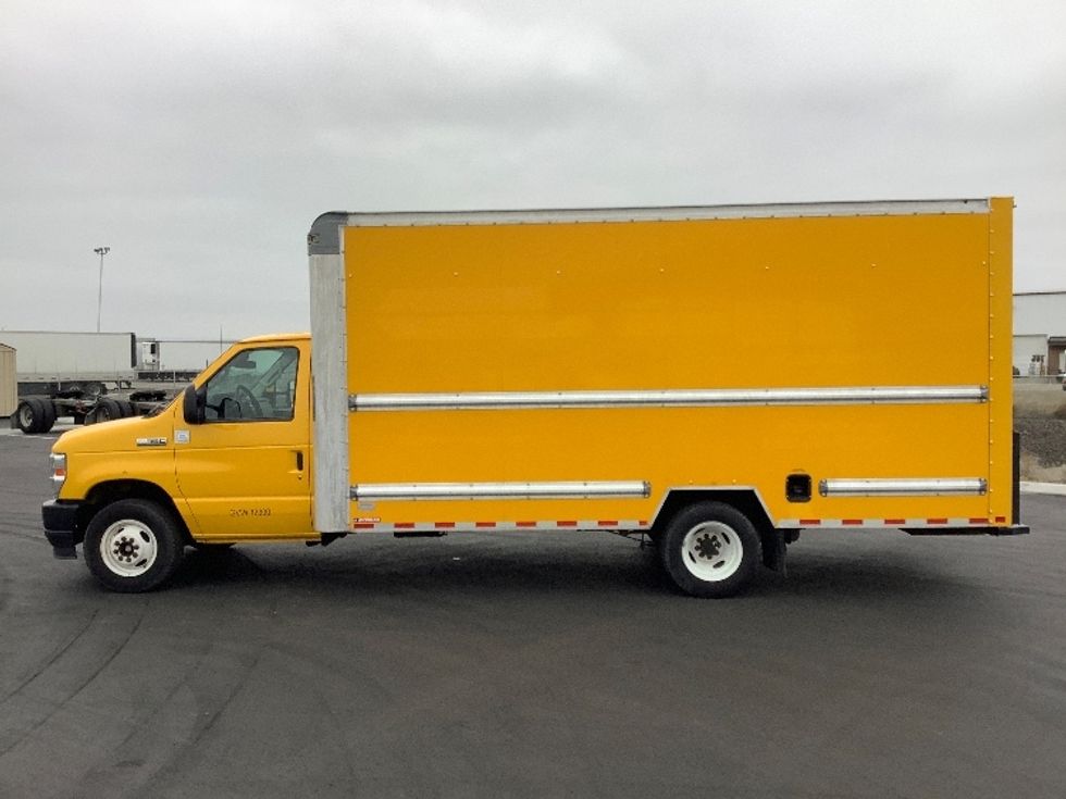 Light Duty Box Truck-Light and Medium Duty Trucks-Ford-2022-E350-Pasco-WA-87,063\n\t\tmiles-$ 30,750 - Image 4