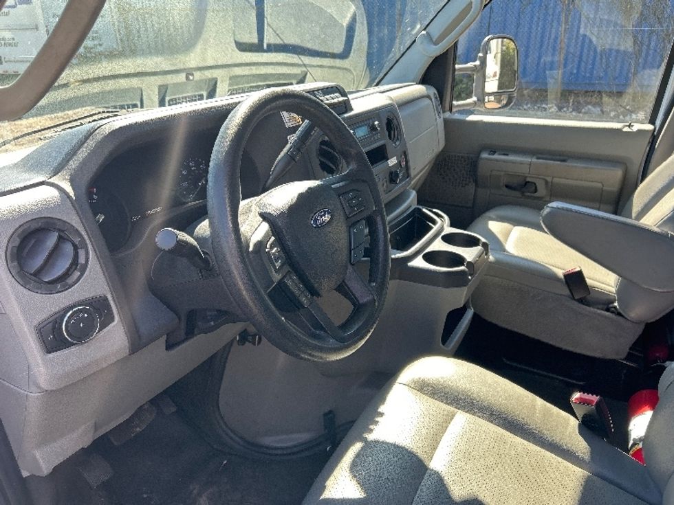 Light Duty Box Truck-Light and Medium Duty Trucks-Ford-2022-E350-Pennsauken-NJ-110,891\n\t\tmiles-$ 27,750 - Image 14