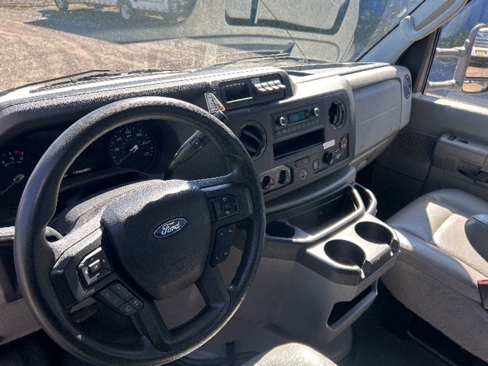 Light Duty Box Truck-Light and Medium Duty Trucks-Ford-2022-E350-Pennsauken-NJ-110,891\n\t\tmiles-$ 27,750 - Image 15